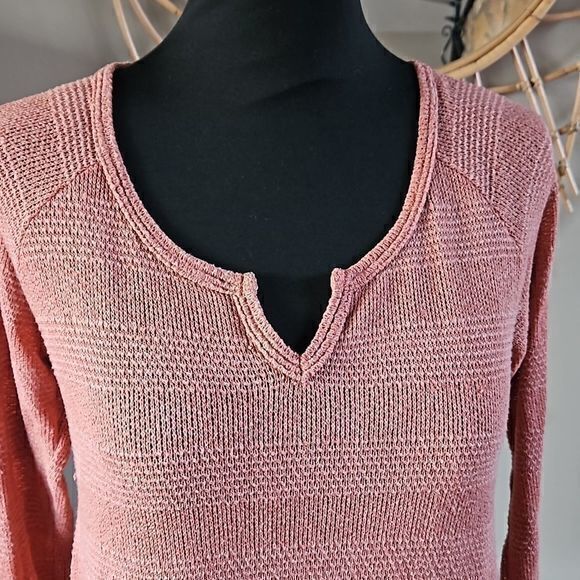 Charlotte Russe Antique Rose Split Neck Long Sleeve Light Sweater Top Sz S - Picture 2 of 8